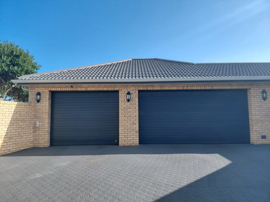 3 Bedroom Property for Sale in Stilbaai Wes Western Cape